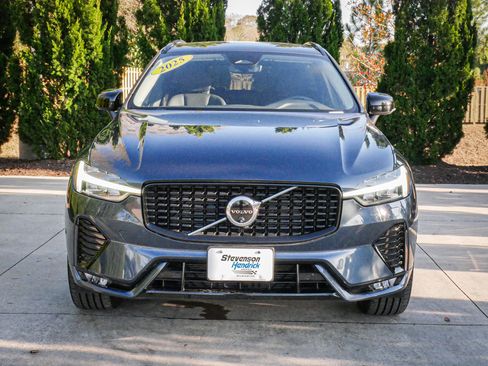 Used 2025 Volvo XC60 B5 Plus image 3