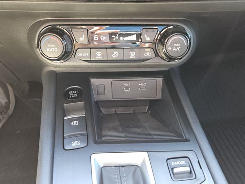 Used 2026 Nissan Kicks SV w/ SV Premium Package FWD image 10