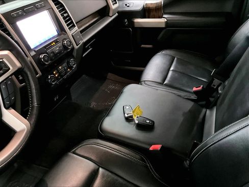 Used 2020 Ford F150 Lariat w/ FX4 Off-Road Package image 19