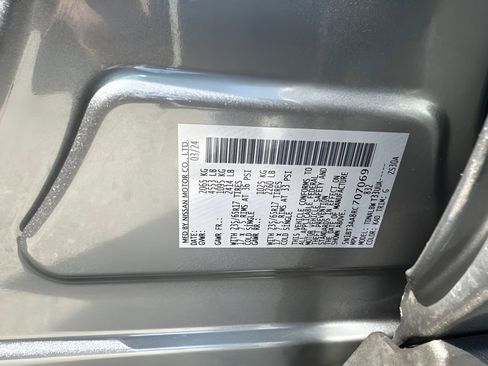 Used 2024 Nissan Rogue S FWD image 28