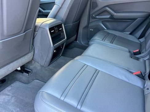 Used 2021 Porsche Cayenne AWD/4WD image 13