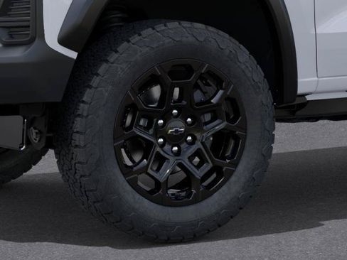 New 2026 Chevrolet Colorado Trail Boss w/ Off-Road Front Bumper Package AWD/4WD image 33