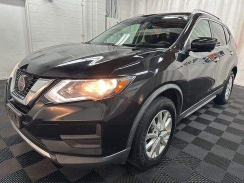 Used 2018 Nissan Rogue SV w/ Premium Package image 4