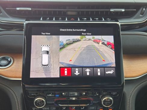 Used 2022 Jeep Grand Cherokee Summit AWD/4WD image 24