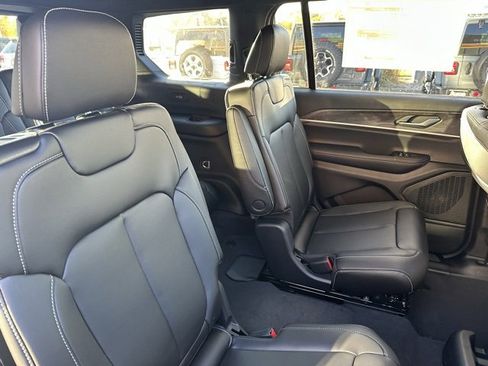 New 2025 Jeep Grand Cherokee L Limited image 19