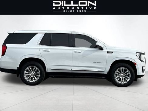 Used 2023 GMC Yukon SLT w/ SLT Premium Package AWD/4WD image 3