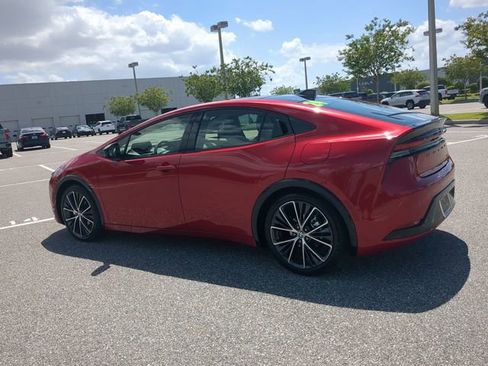 Used 2024 Toyota Prius XLE image 6