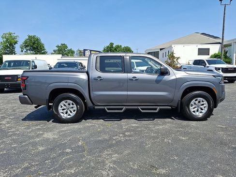 Used 2024 Nissan Frontier SV w/ Tow Package AWD/4WD image 8