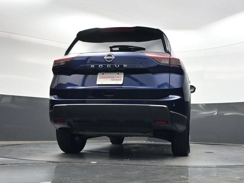 Used 2025 Nissan Rogue SV FWD image 42