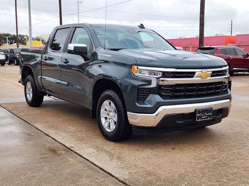 Used 2025 Chevrolet Silverado 1500 LT image 4