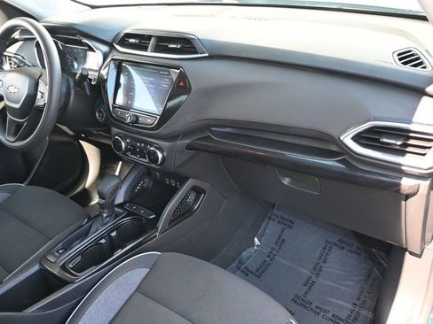 Used 2022 Chevrolet TrailBlazer LT w/ Convenience Package image 9