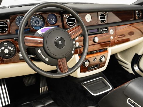 Used 2008 Rolls-Royce Phantom Drophead Coupe RWD image 12