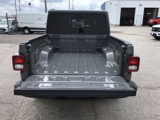 Used 2023 Jeep Gladiator Sport AWD/4WD image 21