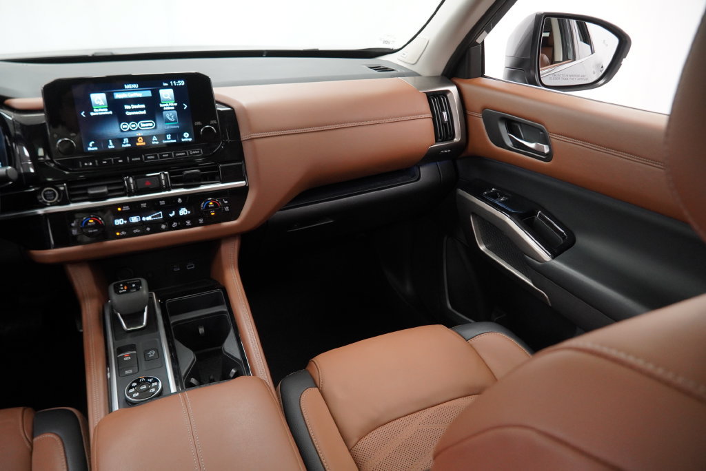 Used 2024 Nissan Pathfinder Platinum AWD/4WD image 26
