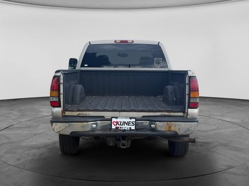 Used 2004 GMC Sierra 1500 SLT w/ Light Duty Power Package AWD/4WD image 8