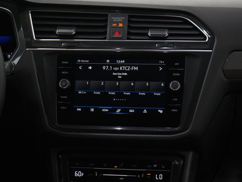 Used 2022 Volkswagen Tiguan SE AWD/4WD image 15