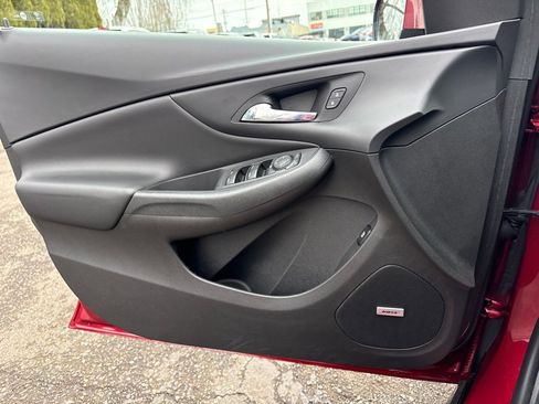 Used 2018 Chevrolet Volt Premier w/ Driver Confidence Package image 24