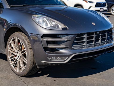 Used 2018 Porsche Macan Turbo AWD/4WD image 6