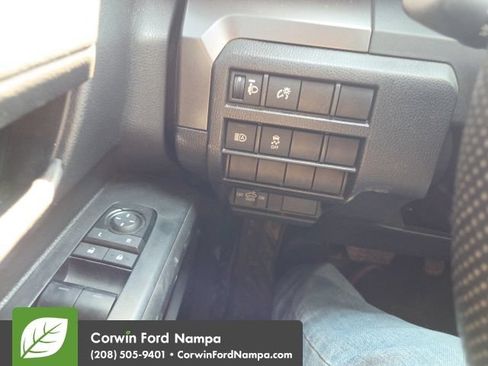 Used 2025 Toyota Tacoma SR5 AWD/4WD image 29
