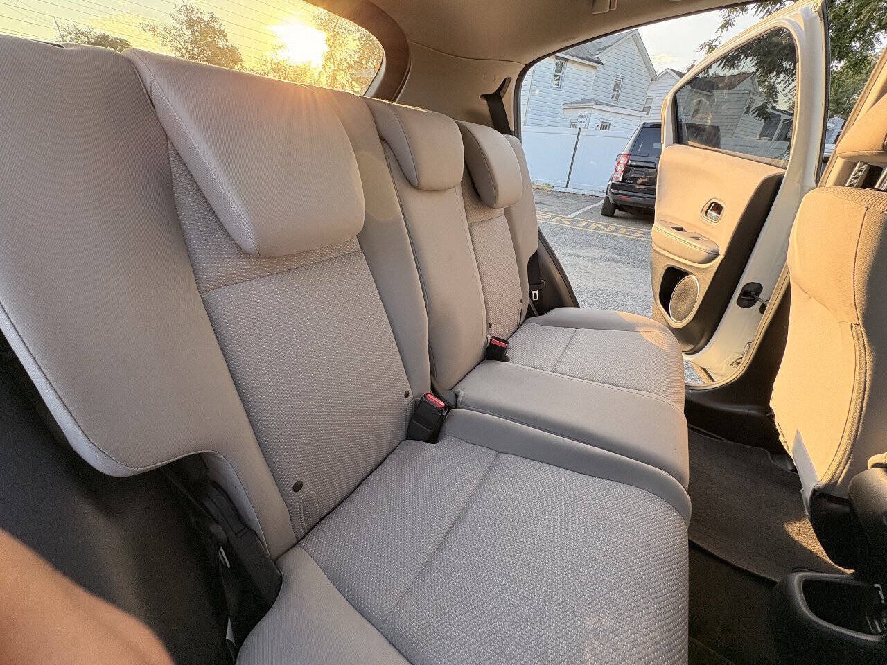 Used 2016 Honda HR-V EX image 17