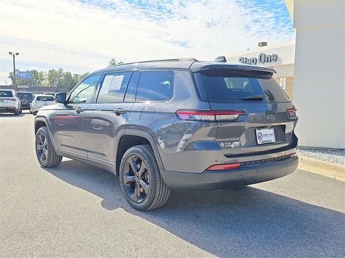 Used 2021 Jeep Grand Cherokee L Laredo image 7