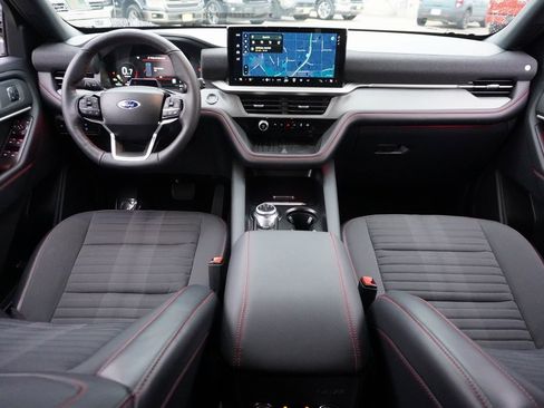 Certified 2025 Ford Explorer ST-Line w/ Premium Package image 21