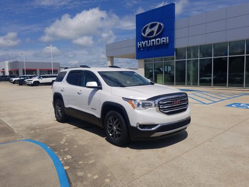 Used 2018 GMC Acadia SLT FWD image 1