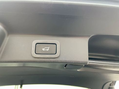 Used 2021 Jaguar F-PACE S image 18