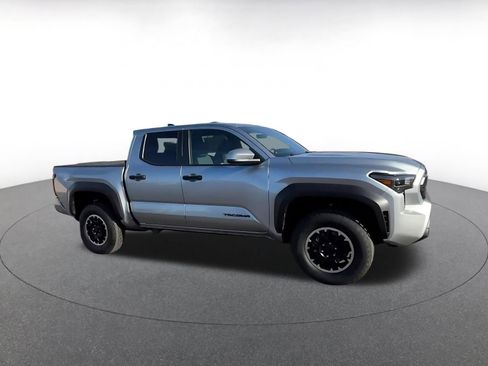 Used 2025 Toyota Tacoma TRD Off-Road image 2