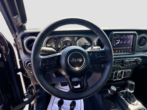 Used 2023 Jeep Wrangler Unlimited w/ 8.4" Radio Group AWD/4WD image 12