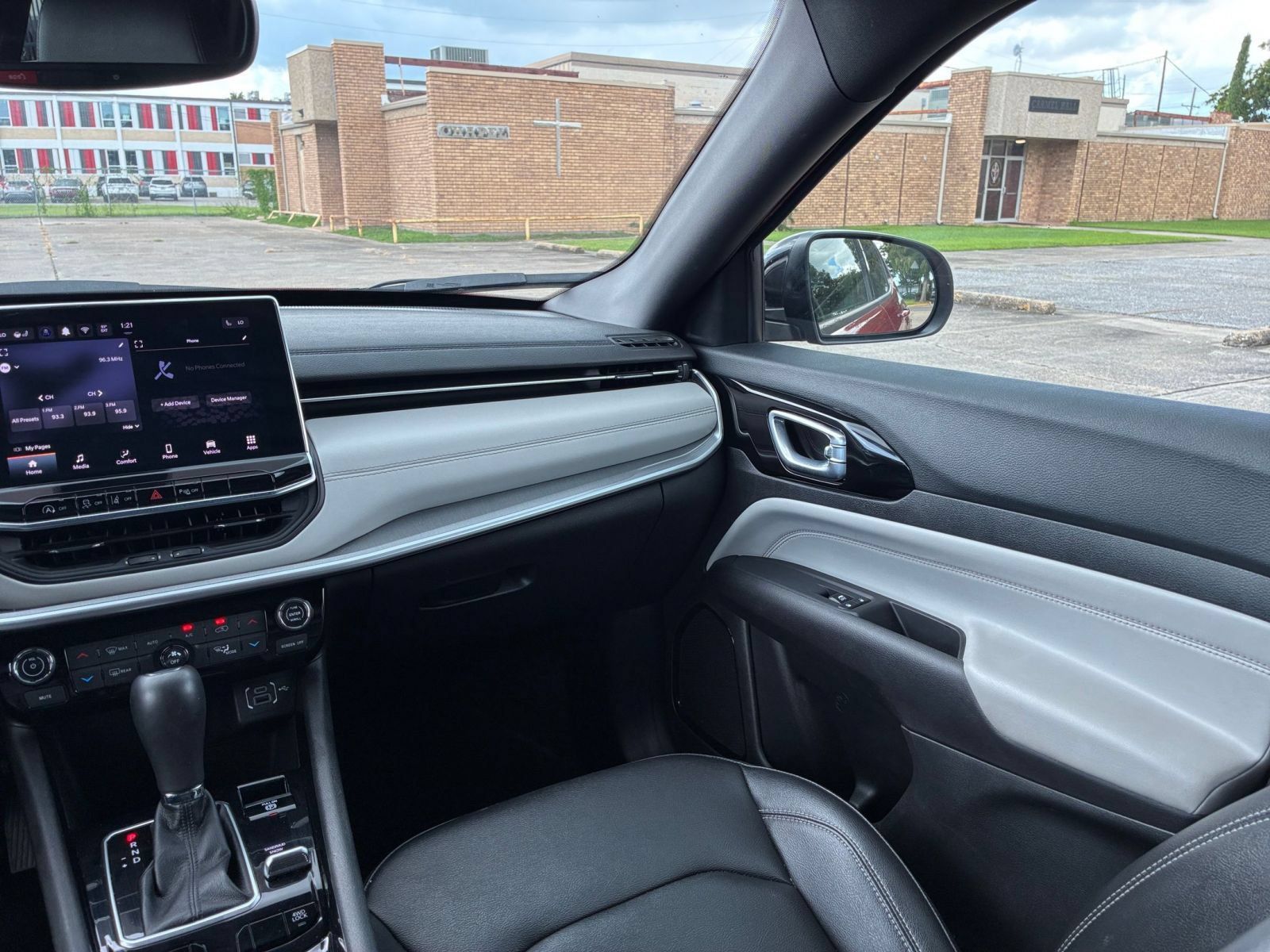 Used 2025 Jeep Compass Limited AWD/4WD image 35