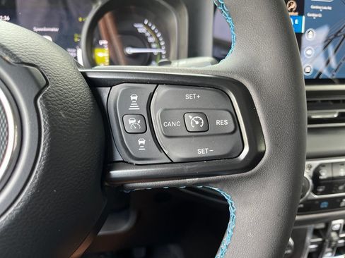 Used 2024 Jeep Wrangler Unlimited Rubicon 4xe AWD/4WD image 33