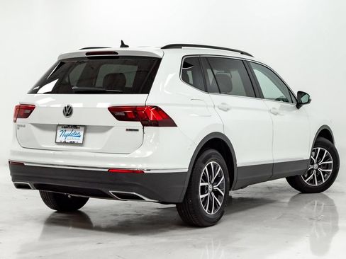 Used 2020 Volkswagen Tiguan SE w/ Panoramic Sunroof Package AWD/4WD image 29