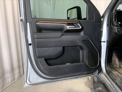 Used 2025 Chevrolet Silverado 3500 LT w/ Safety Package AWD/4WD image 21