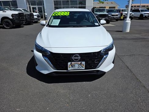 Used 2024 Nissan Sentra SV FWD image 2