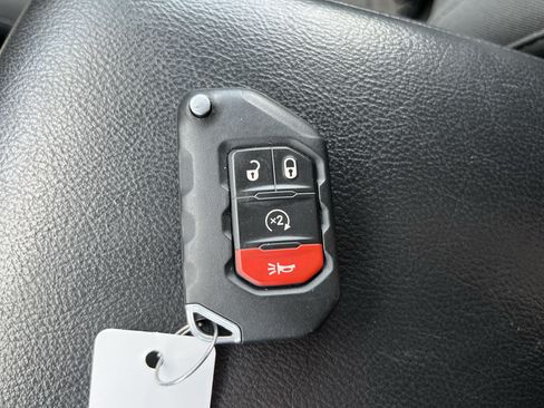 Used 2018 Jeep Wrangler Unlimited Sport S AWD/4WD image 33