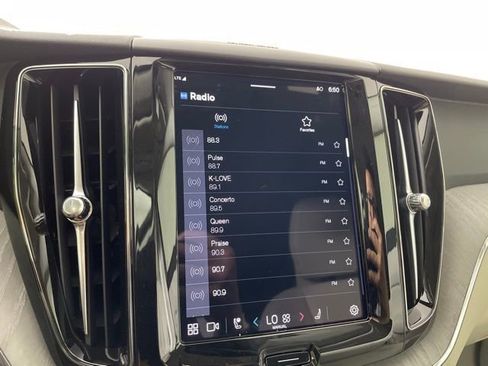 Certified 2024 Volvo XC60 T8 Plus w/ Protection Package Premier image 25