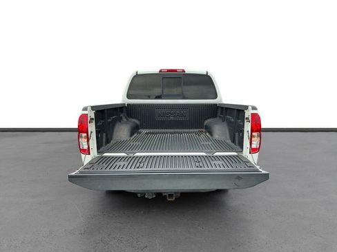 Used 2016 Nissan Frontier SV image 24
