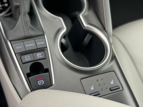 Used 2024 Toyota Camry XLE w/ Protection Package (Q2) (TMS) image 23