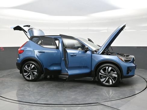 Used 2025 Volvo XC40 B5 Ultra AWD/4WD image 44