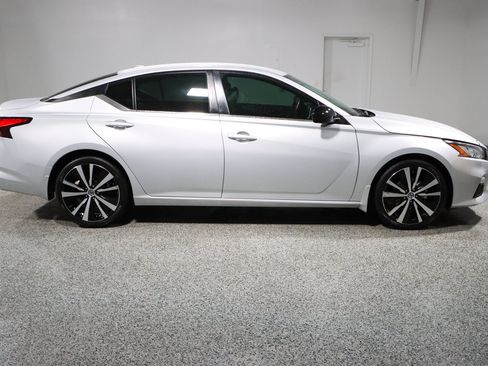Used 2021 Nissan Altima 2.5 SR FWD image 6