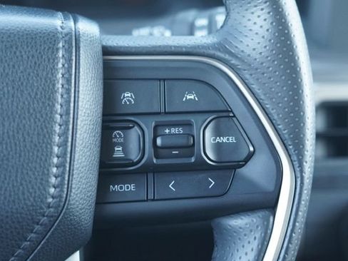 Used 2025 Toyota 4Runner SR5 AWD/4WD image 24
