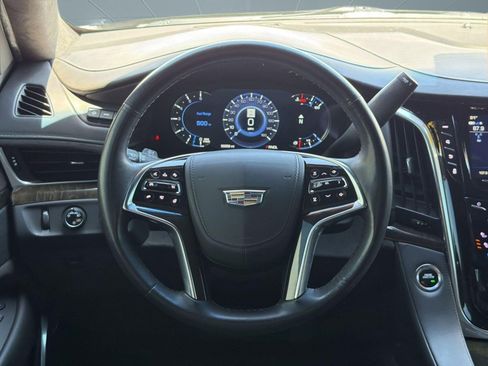 Used 2020 Cadillac Escalade ESV Platinum AWD/4WD image 17