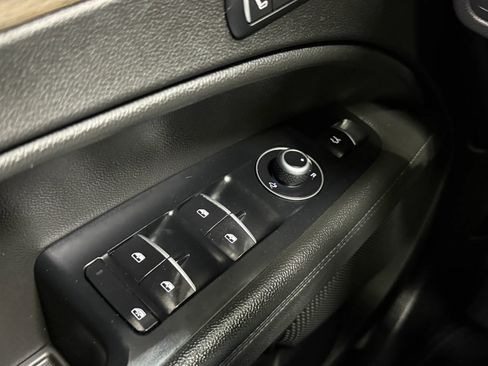 Used 2018 Alfa Romeo Stelvio Ti image 25