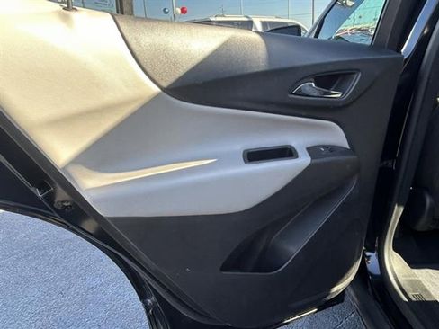 Used 2020 Chevrolet Equinox LS w/ LS Convenience Package image 24