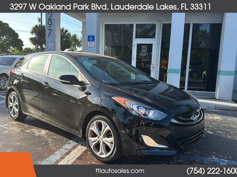 Used 2014 Hyundai Elantra GT w/ Option Group 02 FWD image 3