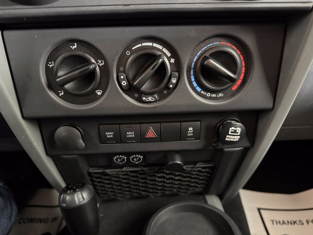 Used 2010 Jeep Wrangler Unlimited Rubicon w/ Dual Top Group AWD/4WD image 14