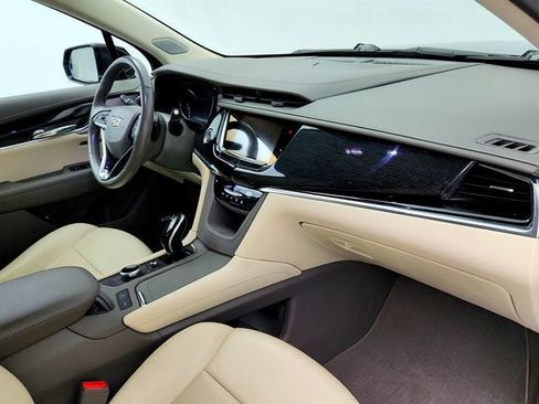 Used 2021 Cadillac XT6 Premium Luxury FWD image 25