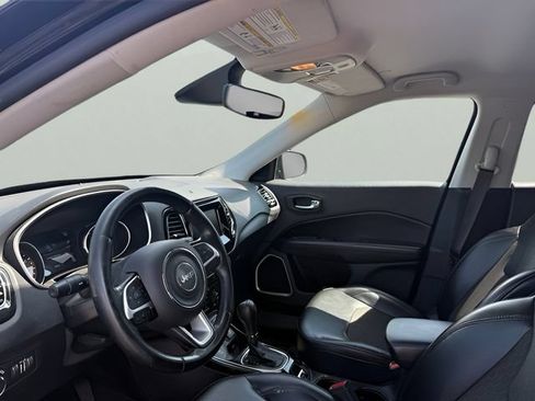Used 2020 Jeep Compass Latitude AWD/4WD image 9