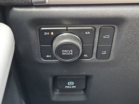 New 2026 Ford Expedition Active image 17